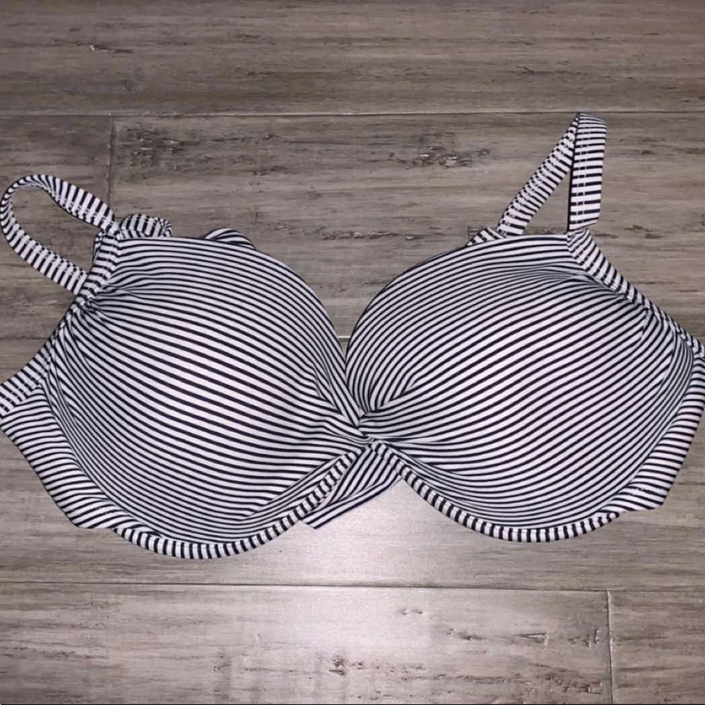 Target underwire bikini top - Picture 1 of 1